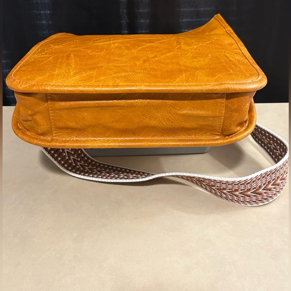 Funky Monkey Brand Tan Leather Crossbody Bag with Guitar Strap - Picture 12 of 13